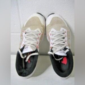 Nike Zoom Winflo womens shoes size 7, pre-owned